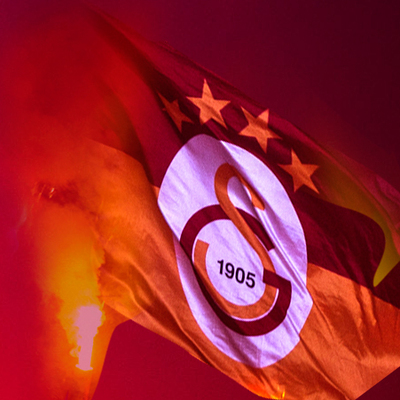 Aslan bombaları patlatıyor!