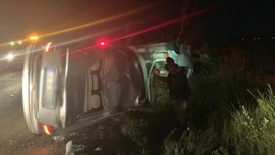 Çekici şarampole devrildi: 1 ölü, 2 yaralı