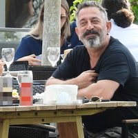 Yaşlı hallerine bakıp güldüler