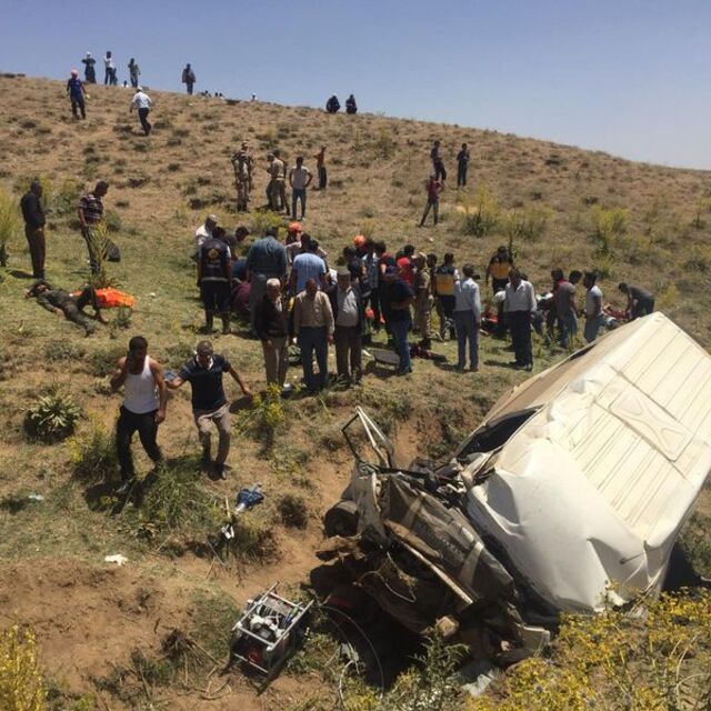 Korkunç kaza: 14 ölü, 28 yaralı!