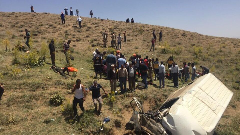 Korkunç kaza: 14 ölü, 28 yaralı!