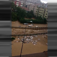 Sakarya'da sel! Askeri helikopterle kurtarıldılar