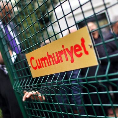 Cumhuriyet yazarlarına beraat talebi!