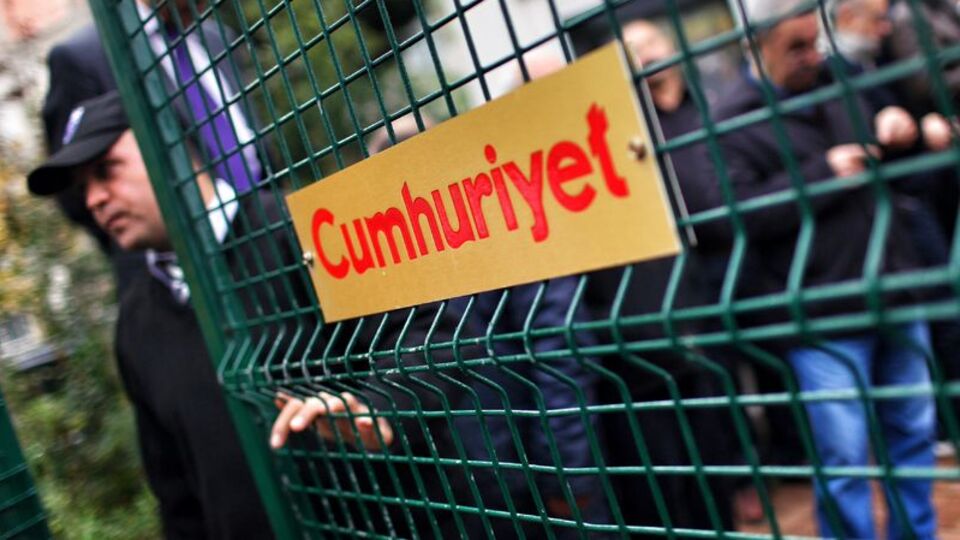 Cumhuriyet yazarlarına beraat talebi!