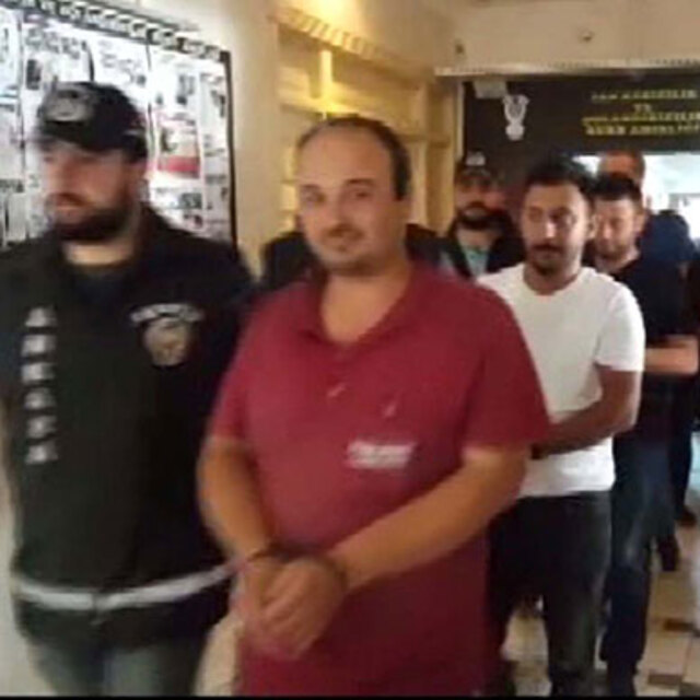 Kilometrelerini düşürüp hasarlarını gizleyerek sattılar