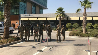 "2 elle ateş açması fazla profesyonel"