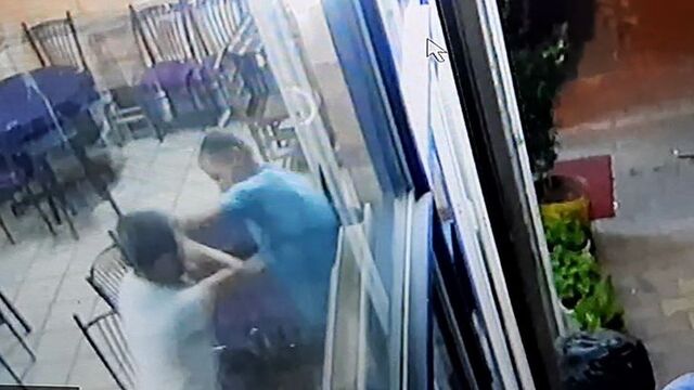 Kardeşini defalarca bıçakladı!