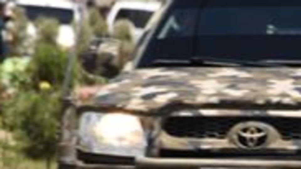 Afganistan'da emniyet müdürlüğüne bomba yüklü araçla saldırı