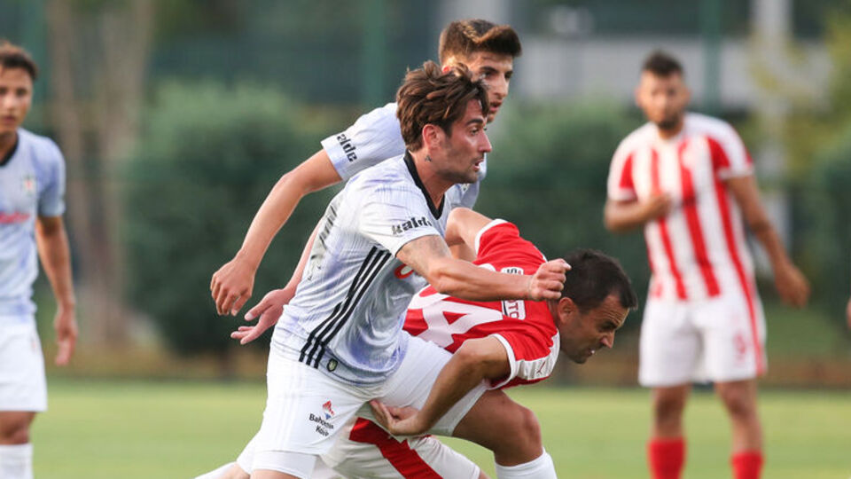 Beşiktaş'ta Orkan Çınar sakatlandı