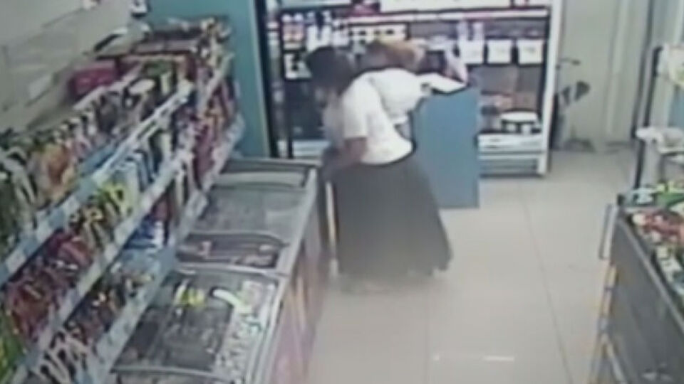 Kadınların ilginç hırsızlık yöntemi