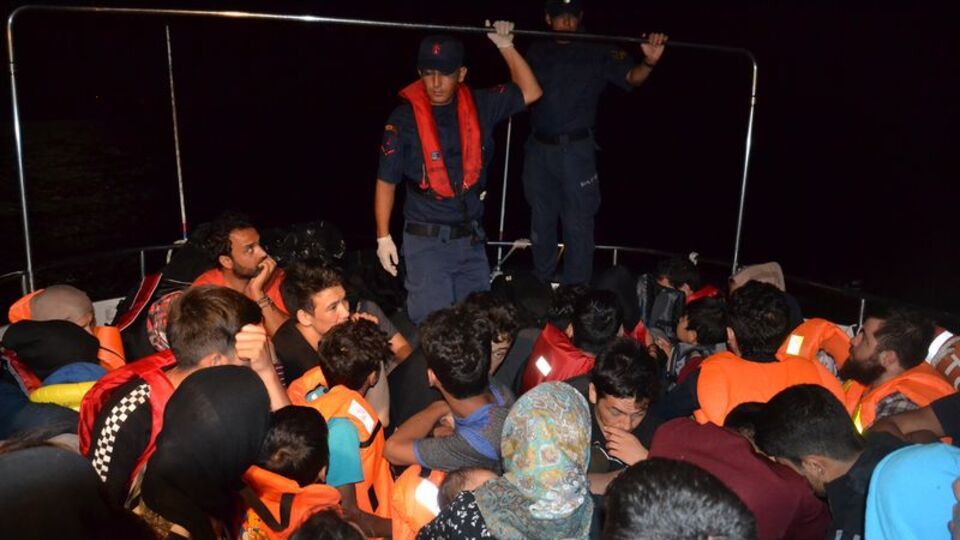 Ayvalık'ta 46 düzensiz göçmen yakalandı