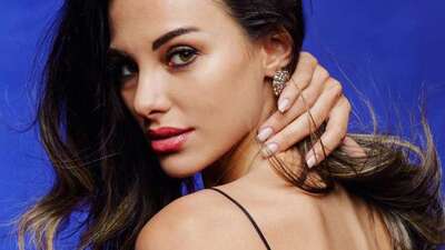 Tuvana Türkay kimdir?