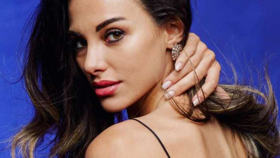 Tuvana Türkay kimdir?