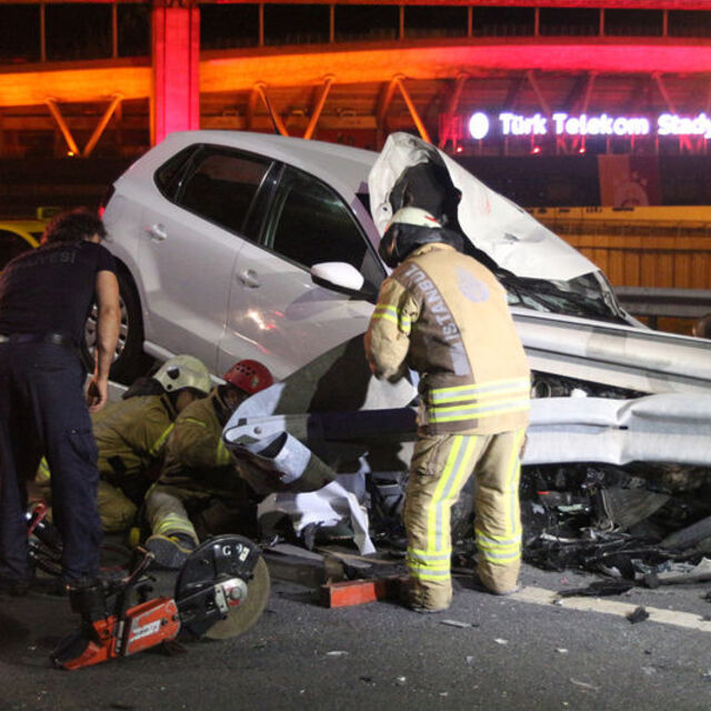 Hurdaya dönen otomobilden mucize kurtuluş