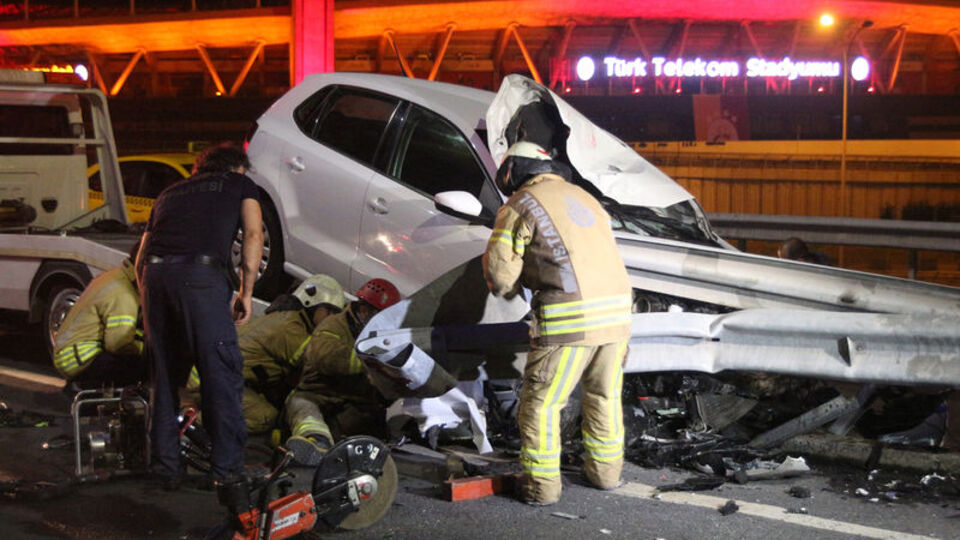 Hurdaya dönen otomobilden mucize kurtuluş