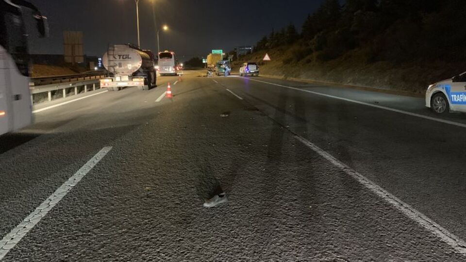 TEM'de feci kaza! Cansız bedeni parçalandı