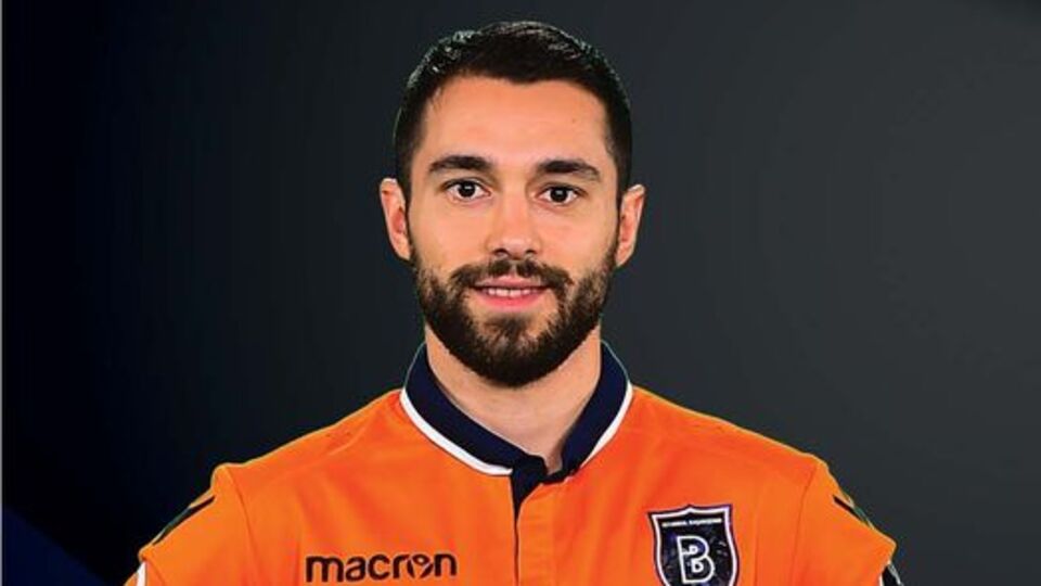 Başakşehir'de Alparslan Erdem ayrıldı