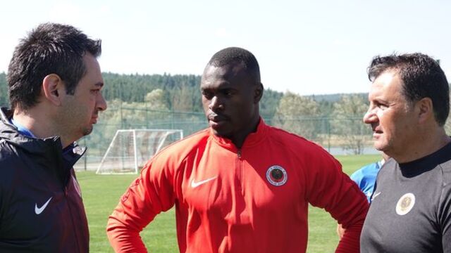 Yeni transfer Toure, kampa katıldı