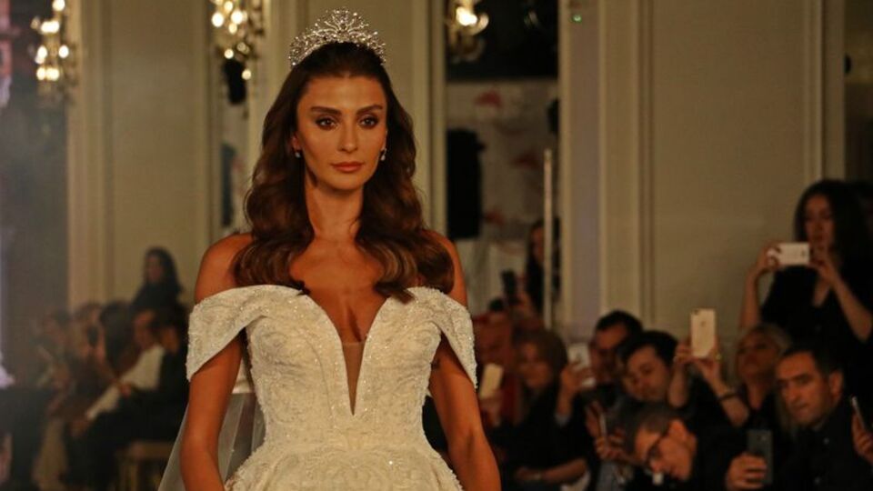 Özge Ulusoy kimdir?