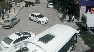 Yol vermedi diye başına gelenler akılalmaz!