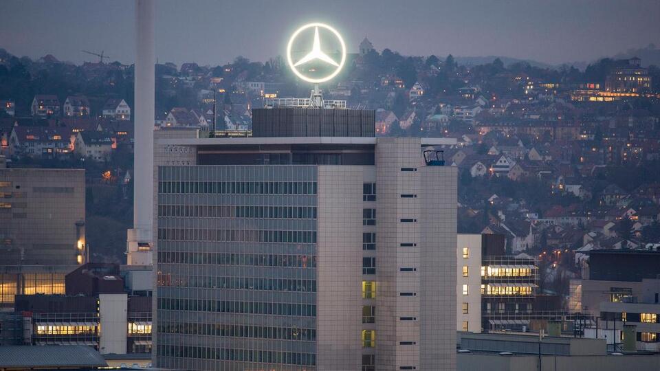 Alman devden 1.6 milyar dolarlık zarar