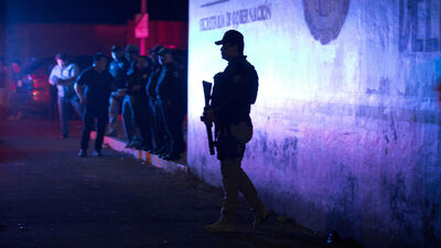 Meksika'da bir evin bahçesinde 21 kişinin cansız bedeni bulundu