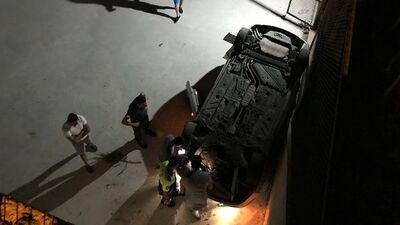 Fren yerine gaza bastı, basketbol sahasına uçtu!