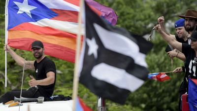 Porto Riko valisi protestolara dayanamadı
