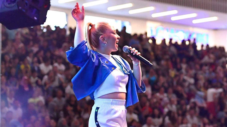 Balıkesir'de Ece Seçkin rüzgarı