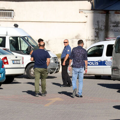 Babaannesini bıçakladı, kahveye gitti!