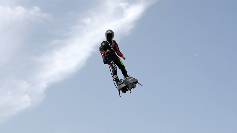 Manş Denizi'ni geçmeye çalışan mucit başarısız oldu!