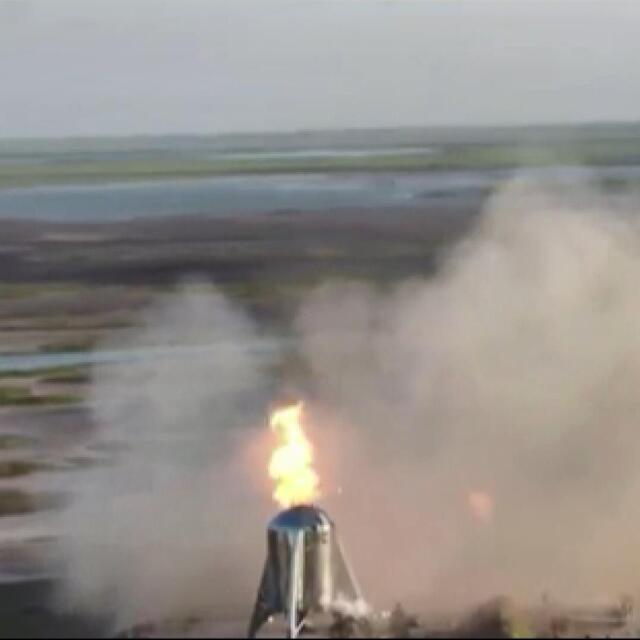SpaceX'in uzay aracı, kalkış öncesi alev aldı