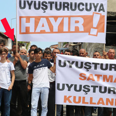 Cenazede pankart taşıdı, üzerinden çıktı