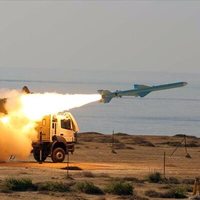 İran balistik füze denemesi yaptı