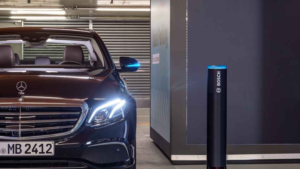 Kendi kendine park edecek!