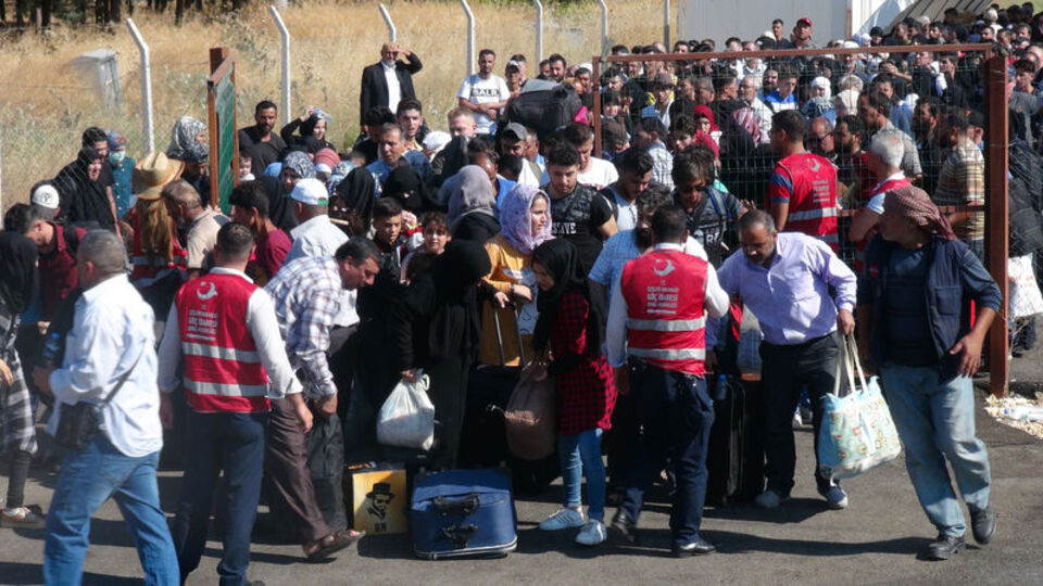 Akın akın gidiyorlar! İzdiham oldu