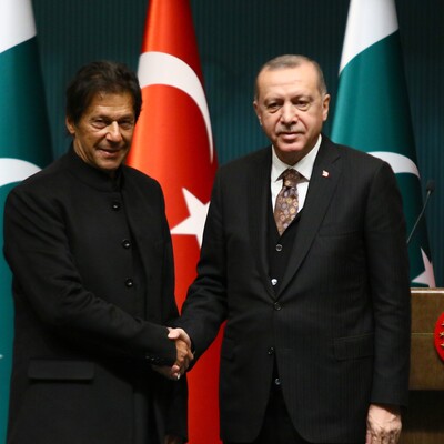 Cumhurbaşkanı Erdoğan, İmran Han'la görüştü!