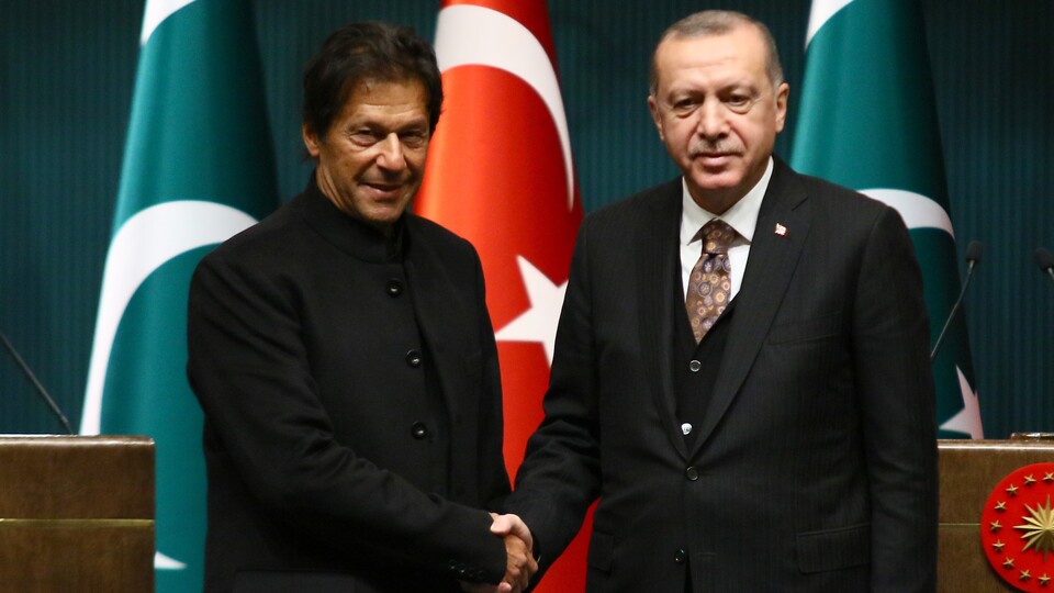 Cumhurbaşkanı Erdoğan, İmran Han'la görüştü!