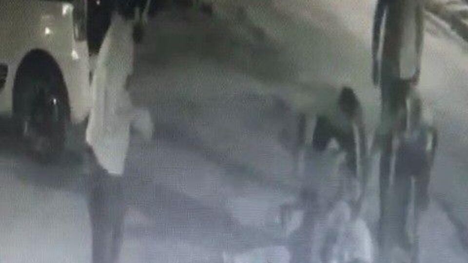 Ölümle biten silahlı şakalaşma kamerada