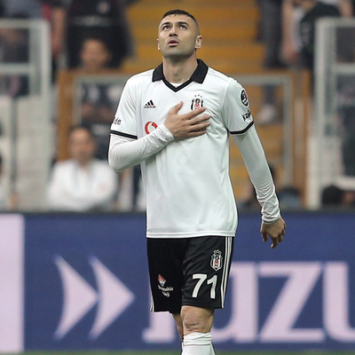 Burak artık geminin kaptanı!