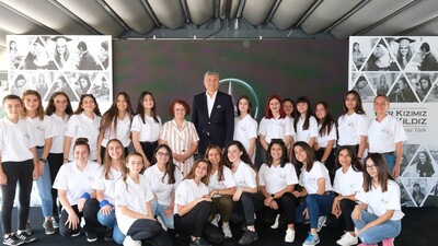 15 yılda 5 bin öğrenciyi destekledi