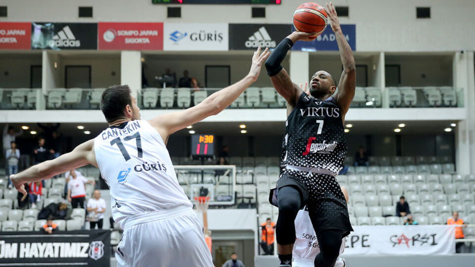 Tony Tylor, Pınar Karşıyaka'da!