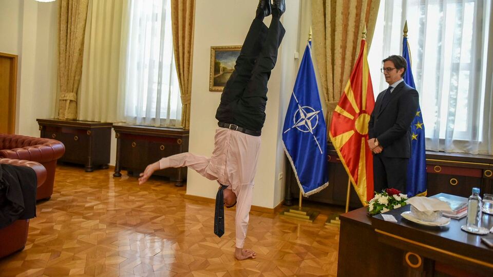 İsrailli diplomattan çok konuşulan hareket!