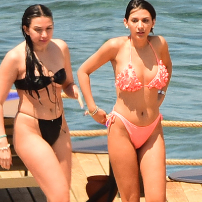 Rafet'in kızları tatilde...