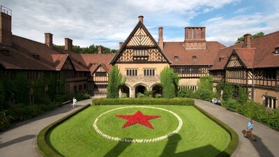 İmparatorun torunları sarayı geri istiyor