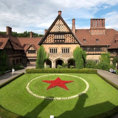 İmparatorun torunları sarayı geri istiyor