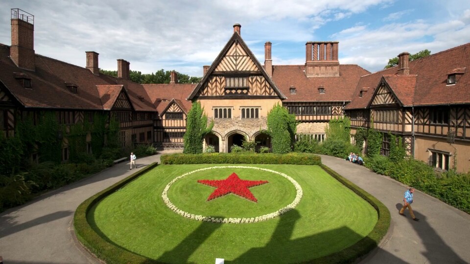 İmparatorun torunları sarayı geri istiyor