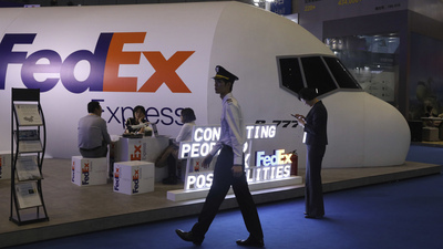 Kargo devi FedEx, Huawei'den özür diledi