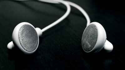 Telefonda konuşurken kulaklık kullanıyorsanız...