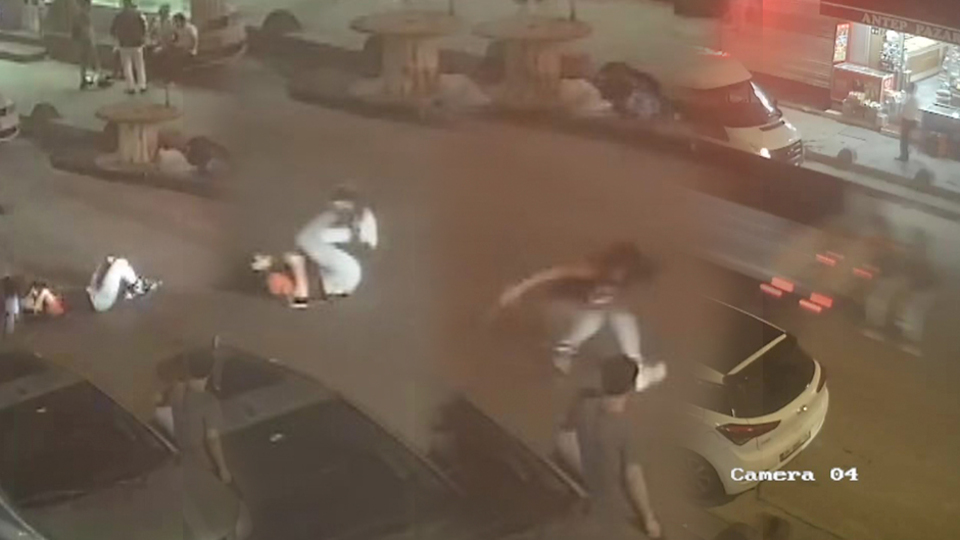 Paten şovunda korkulan oldu!